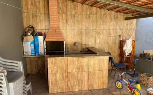 Vende-se essa Linda Casa de 04 quartos com Piscina no Bairro Cidade Satélite São Luiz