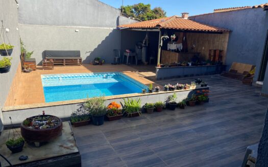 Vende-se essa Linda Casa de 04 quartos com Piscina no Bairro Cidade Satélite São Luiz