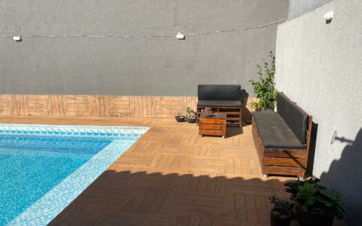 Vende-se essa Linda Casa de 04 quartos com Piscina no Bairro Cidade Satélite São Luiz