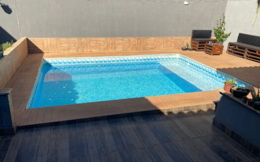 Vende-se essa Linda Casa de 04 quartos com Piscina no Bairro Cidade Satélite São Luiz
