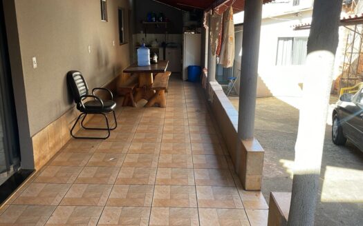 Casa no Setor Pedro Ludovico com acesso fácil ao shopping Flamboyant localizada na rua 1012