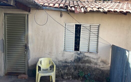 Casa no Setor Pedro Ludovico com acesso fácil ao shopping Flamboyant localizada na rua 1012