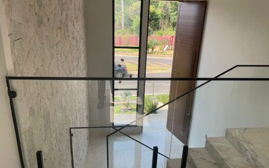 Sobrado novo nunca Habitado no Jardins Barcelona.