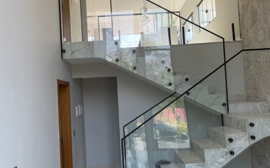 Sobrado novo nunca Habitado no Jardins Barcelona.