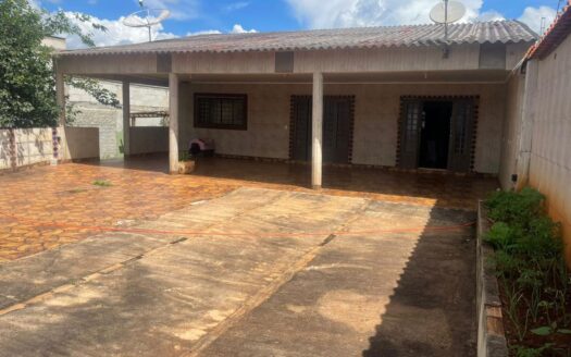 Linda casa a venda em Terezopólis- GO a 500 Metros aproximadamente do Grupo vale do amanhecer.