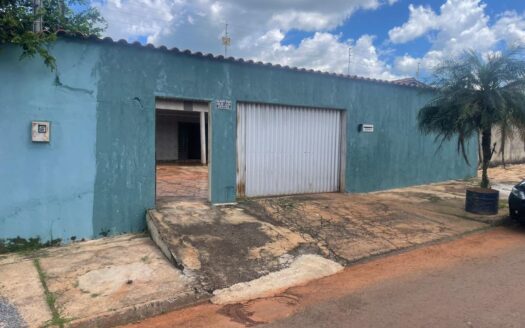 Linda casa a venda em Terezopólis- GO a 500 Metros aproximadamente do Grupo vale do amanhecer.