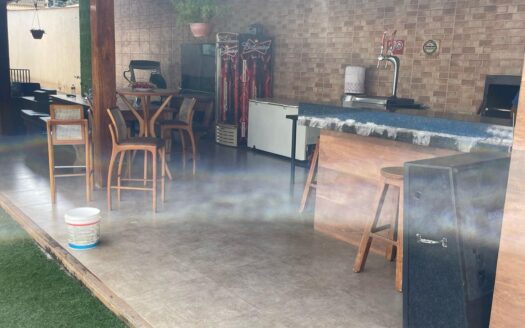 Casa no Jardim Mariliza 03 quartos com piscina.