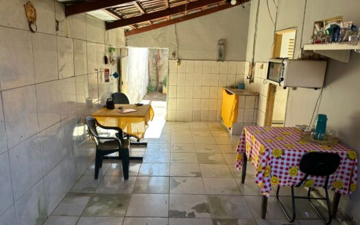 Casa de 02 quartos de esquina na Vila Mariana em Aparecida de Goiânia